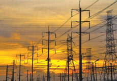 اختصاص ۲۵ همت در بودجه ۱۴۰۴ برای جبران خسارت ناشی از قطع گاز و برق صنایع